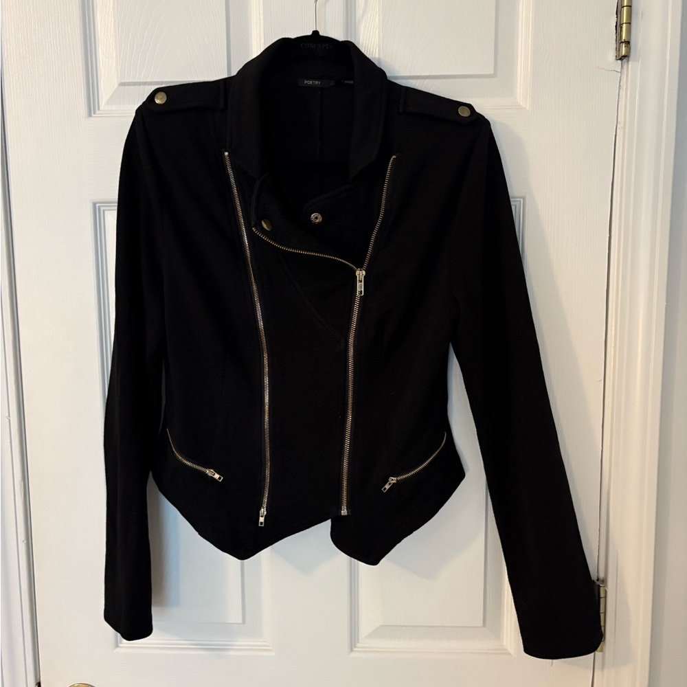 Women's Cropped Black Jacket with Zipper Details